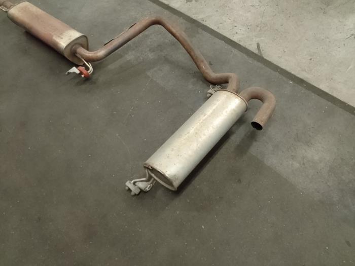 Exhaust middle silencer from a Seat Leon (5FB) 1.4 TSI ACT 16V 2016