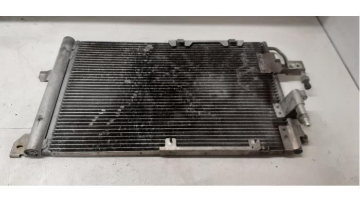 Usagé Radiateur clim Opel Zafira (F75) 2.0 16V Turbo OPC Prix € 70,00 Règlement à la marge proposé par Autodemontage van de Laar