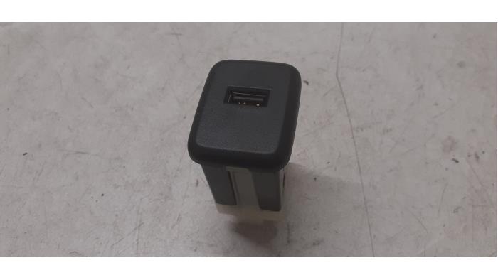 Module USB from a Opel Corsa E  2019