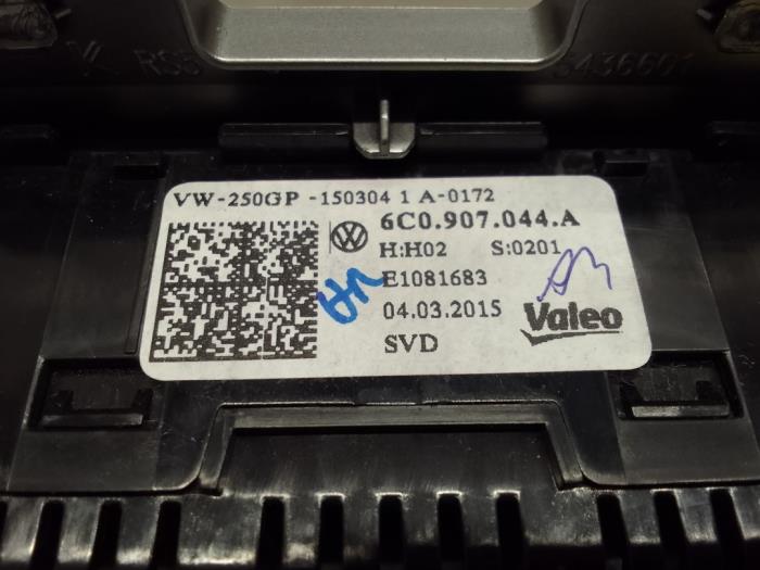 Panneau de commandes chauffage d'un Volkswagen Polo V (6R) 1.4 TDI DPF BlueMotion technology 2015