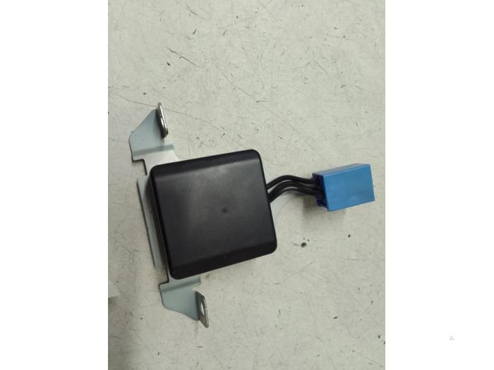 Używane Antena GPS Mazda CX-30 (DM) 2.0 e-SkyActiv X 186 M Hybrid 16V Cena € 55,00 Procedura marży oferowane przez Autodemontage van de Laar