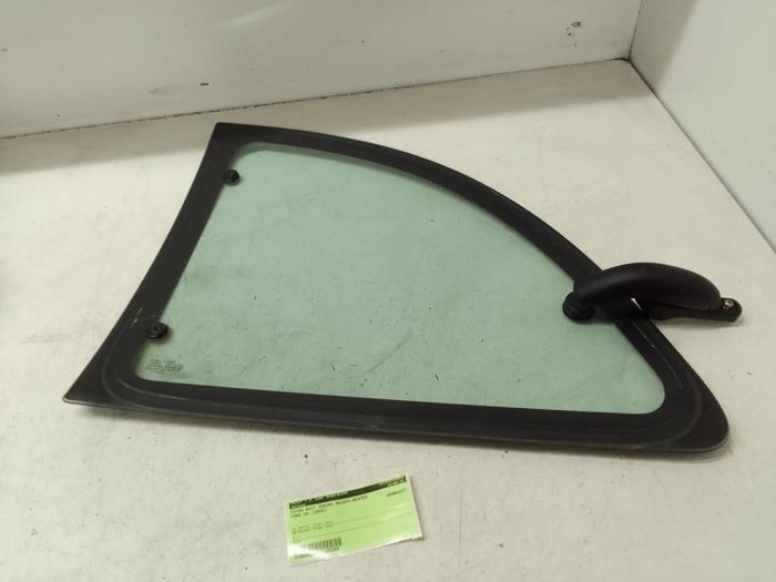 Extra window 2-door, rear right from a Ford KA 2004