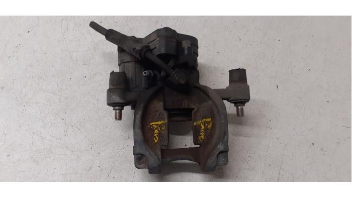 Gebrauchte Bremszange rechts hinten Volkswagen Golf VII (AUA) 1.4 TSI 16V Preis € 75,00 Margenregelung angeboten von Autodemontage van de Laar