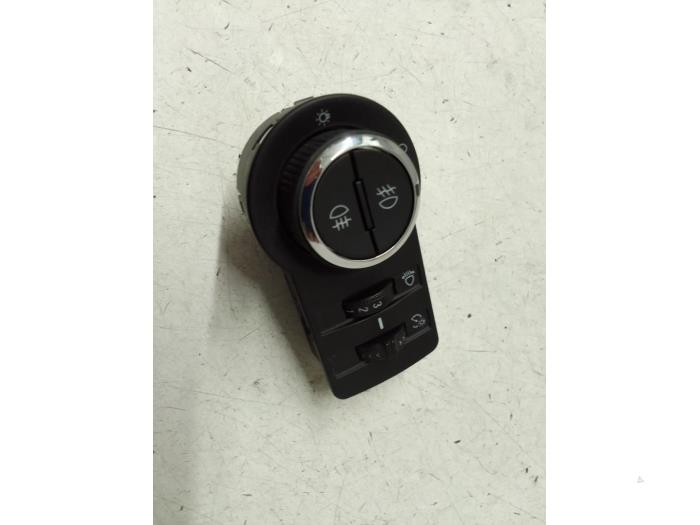 Light switch from a Opel Karl 1.0 12V 2018