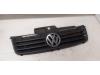Grill z Volkswagen Polo IV (9N1/2/3), 2001 / 2012 1.4 16V 75, Hatchback, Benzyna, 1.390cc, 55kW (75pk), FWD, BKY, 2004-05 / 2008-05, 9N2; 3 2005