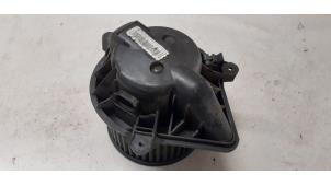 Used Heating and ventilation fan motor Renault Trafic New (FL) 1.9 dCi 100 16V Price on request offered by Autodemontage van de Laar