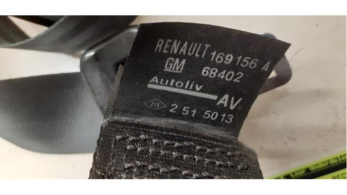 Front seatbelt, right from a Renault Trafic New (FL) 1.9 dCi 100 16V 2003