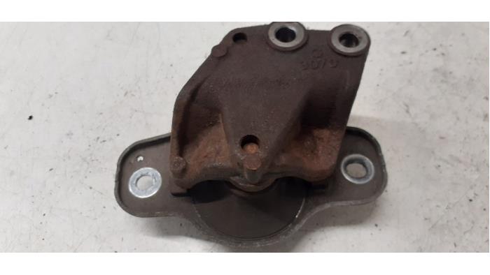 Used Engine mount Toyota Aygo (B10) 1.0 12V VVT-i Price € 25,00 Margin scheme offered by Autodemontage van de Laar