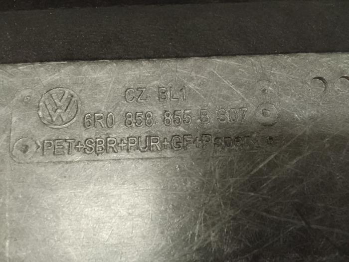 Suelo maletero de un Volkswagen Polo V (6R) 1.4 TDI DPF BlueMotion technology 2015