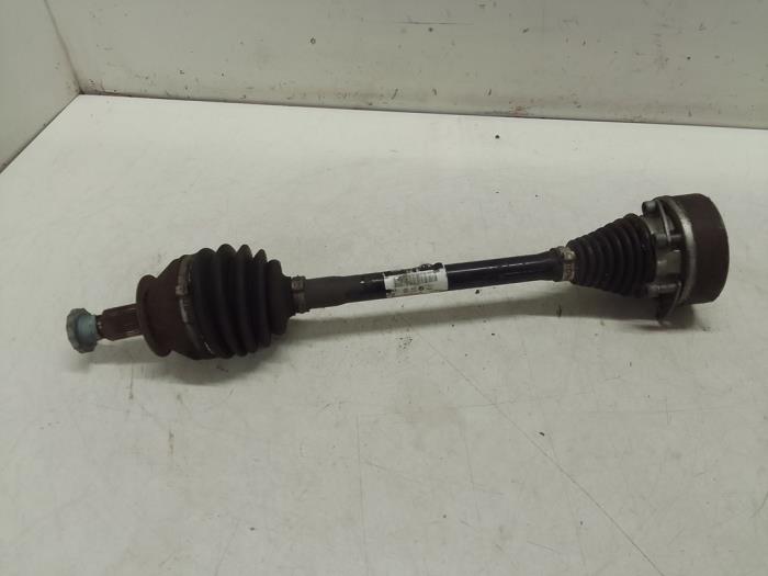 Front drive shaft, left from a Volkswagen Polo V (6R) 1.4 TDI DPF BlueMotion technology 2015