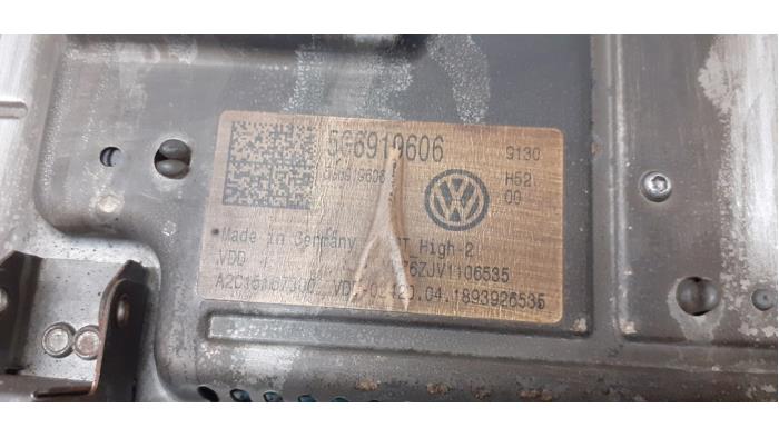 Pantalla de navegación de un Volkswagen Golf VII (AUA) 2.0 R 4Motion 16V 2018