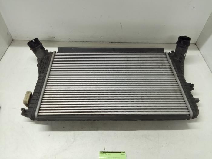 Usados Intercooler Volkswagen Passat Variant (365) 1.6 TDI 16V Bluemotion Precio € 75,00 Norma de margen ofrecido por Autodemontage van de Laar