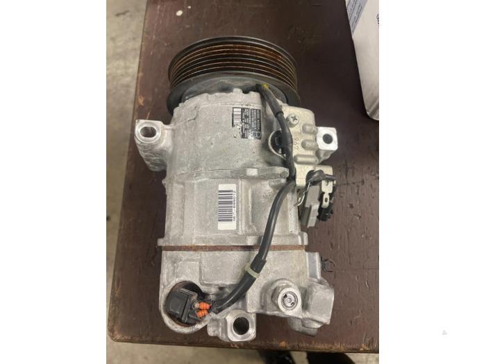 Usagé Pompe clim Renault Scénic III (JZ) 1.2 16V TCe 130 Prix € 300,00 Règlement à la marge proposé par Autodemontage van de Laar