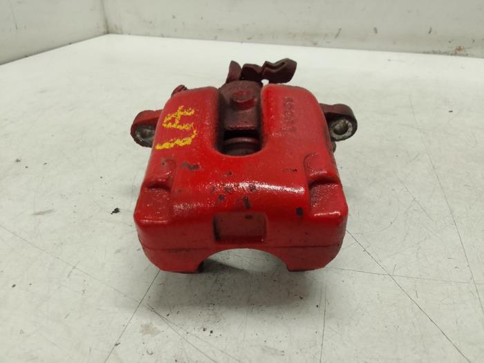 Gebrauchte Bremszange links hinten Peugeot 307 (3A/C/D) 1.6 16V Preis € 40,00 Margenregelung angeboten von Autodemontage van de Laar