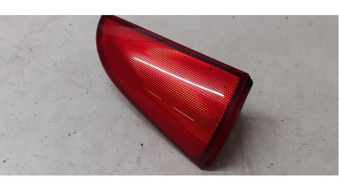 Tailgate reflector, left from a Mercedes-Benz Vito (639.6) 2.2 111 CDI 16V 2004