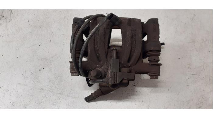 Gebrauchte Bremszange rechts hinten Mercedes Vito (639.6) 2.2 111 CDI 16V Preis € 50,00 Margenregelung angeboten von Autodemontage van de Laar