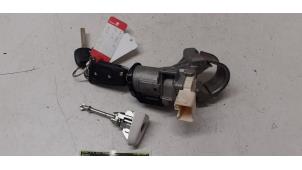 Used Ignition lock + key Peugeot 108 1.0 12V VVT-i Price € 75,00 Margin scheme offered by Autodemontage van de Laar