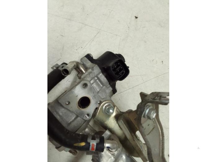 EGR valve from a Peugeot 108 1.0 12V VVT-i 2020