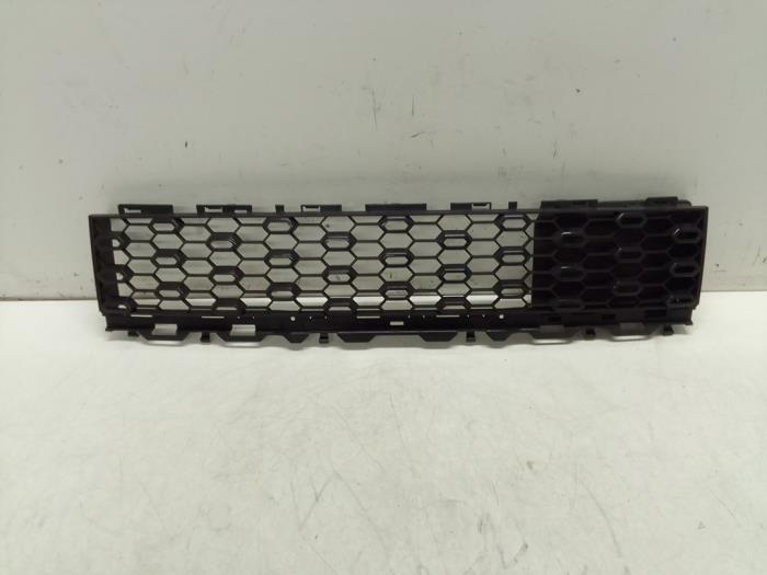 Używane Grill Fiat 500 (312) 1.2 Cena € 90,00 Procedura marży oferowane przez Autodemontage van de Laar
