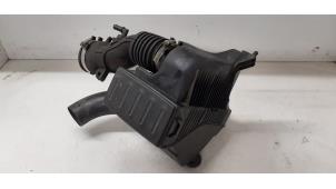 Used Air box Renault Clio III (BR/CR) 1.4 16V Price on request offered by Autodemontage van de Laar