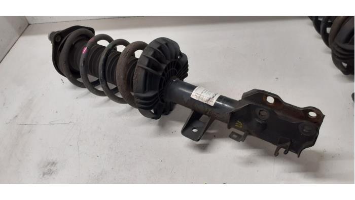 Front shock absorber rod, left from a Mercedes-Benz Vito (447.6) 1.6 111 CDI 16V 2018
