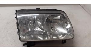 Used Headlight, right Volkswagen Polo III (6N2) 1.4 16V 75 Price € 40,00 Margin scheme offered by Autodemontage van de Laar