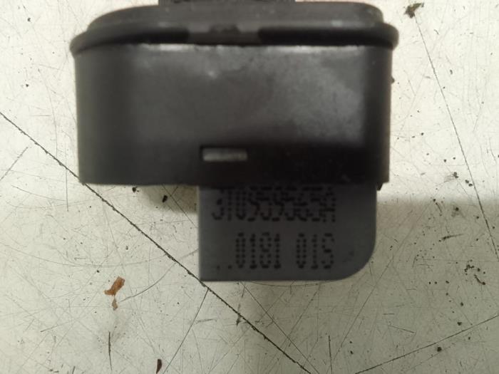 Interruptor de retrovisor de un Skoda Superb Combi (3TAC/TAF) 1.6 TDI 2011