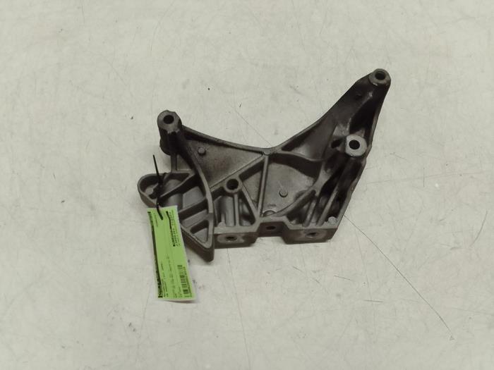 Used Engine mount Volkswagen Passat (3C2) 1.8 TSI 16V Price € 50,00 Margin scheme offered by Autodemontage van de Laar