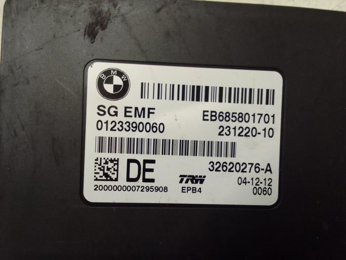 Módulo de freno de mano de un BMW 5 serie (F10) 525d 16V 2013