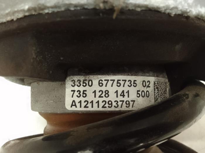 Stopa amortyzatora lewy tyl z BMW 5 serie (F10) 525d 16V 2013