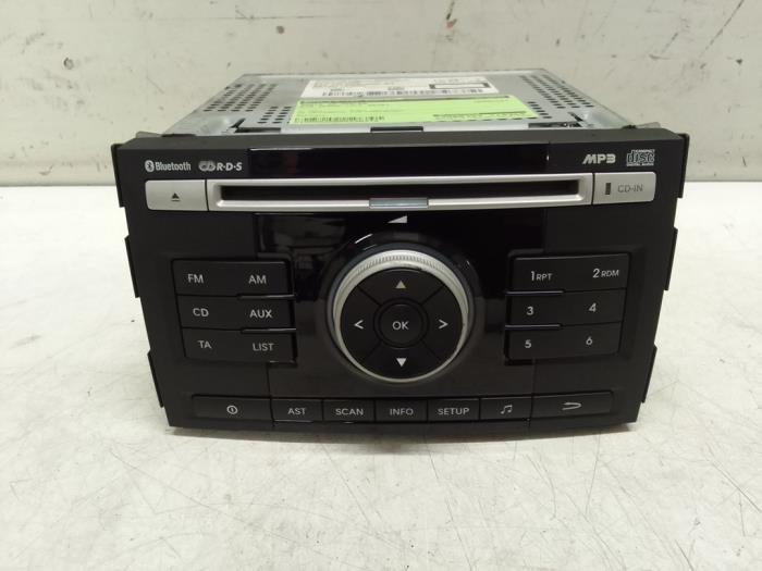 Radio CD player from a Kia Venga 1.4 CVVT 16V 2010