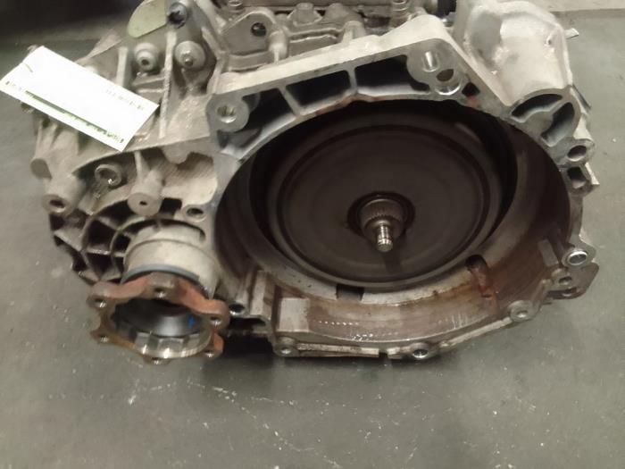 Used Gearbox Volkswagen Touran (5T1) 2.0 TDI 150 Price € 900,00 Margin scheme offered by Autodemontage van de Laar