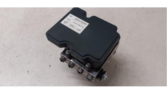 ABS Pumpe van een Skoda Fabia III (NJ3) 1.0 TSI 12V 2019