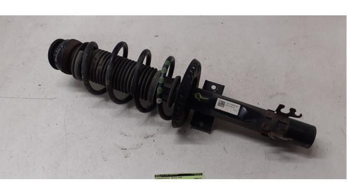 Front shock absorber rod, right from a Skoda Fabia III (NJ3) 1.0 TSI 12V 2019