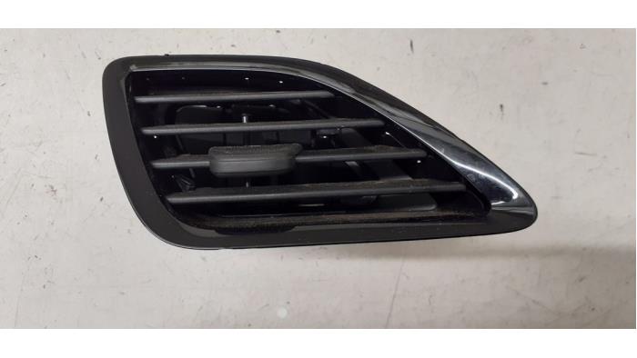 Begagnade Luftmunstycke, instrumentbräda Opel Karl 1.0 12V Pris € 25,00 Marginaltabell erbjuds av Autodemontage van de Laar