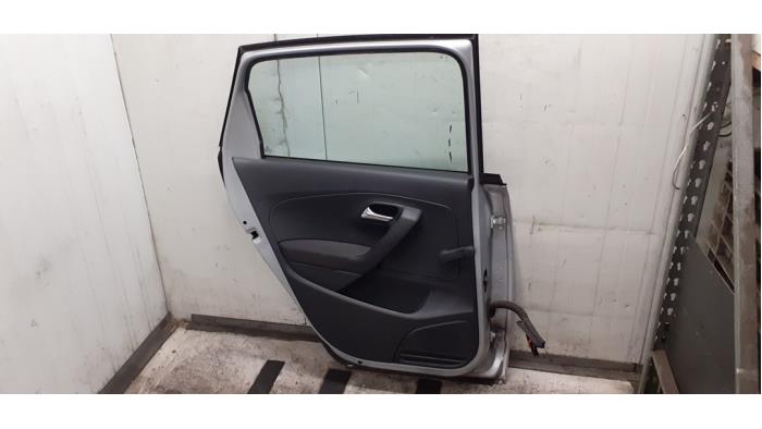 Rear door 4-door, left from a Volkswagen Polo V (6R) 1.2 TDI 12V BlueMotion 2012