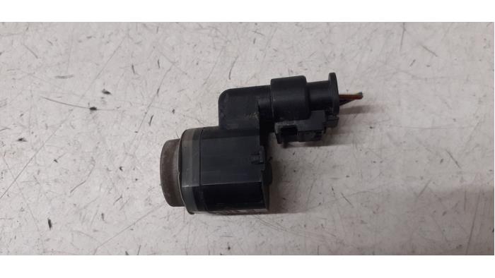 PDC Sensor from a Audi A3 Cabriolet (8P7) 1.2 TFSI 2011