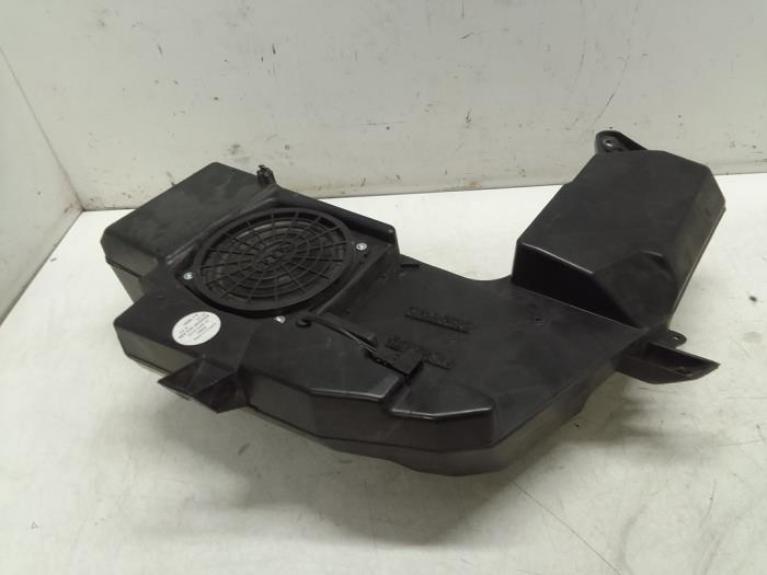 Usagé Caisson de graves Audi A4 Avant Quattro (B7) 2.0 TFSI 20V Prix € 75,00 Règlement à la marge proposé par Autodemontage van de Laar