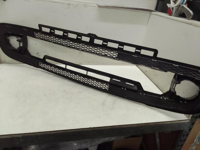 Bumper grille from a Volkswagen Up! (121)  2016