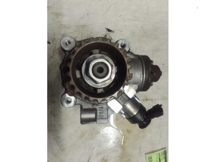 Begagnade Dieselpump Peugeot 308 Pris € 200,00 Marginaltabell erbjuds av Autodemontage van de Laar