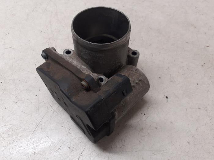 Usagé Boitier papillon Volkswagen Polo IV (9N1/2/3) 1.4 16V Prix € 40,00 Règlement à la marge proposé par Autodemontage van de Laar
