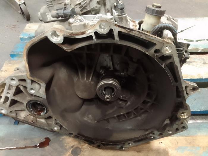Gebrauchte Getriebe Opel Corsa C (F08/68) 1.0 12V Preis € 400,00 Margenregelung angeboten von Autodemontage van de Laar