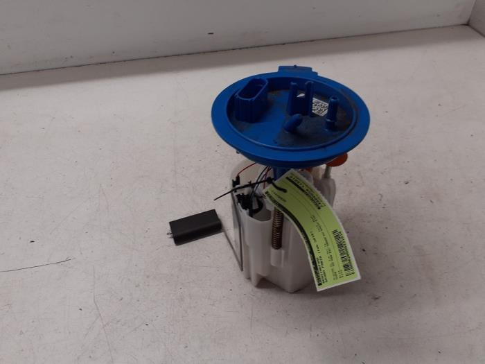 Gebrauchte Benzinpumpe Skoda Fabia III (NJ3) 1.0 TSI 12V Preis € 70,00 Margenregelung angeboten von Autodemontage van de Laar