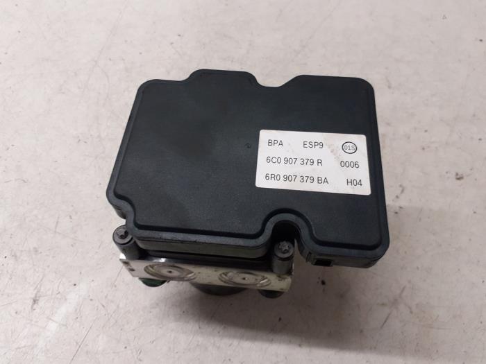 Begagnade ABS-pump Skoda Fabia III (NJ3) 1.0 TSI 12V Pris € 125,00 Marginaltabell erbjuds av Autodemontage van de Laar