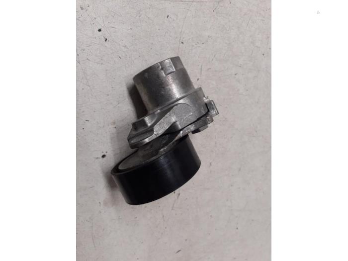 Usados Rodillo tensor correa múltiple Skoda Fabia III (NJ3) 1.0 TSI 12V Precio € 35,00 Norma de margen ofrecido por Autodemontage van de Laar