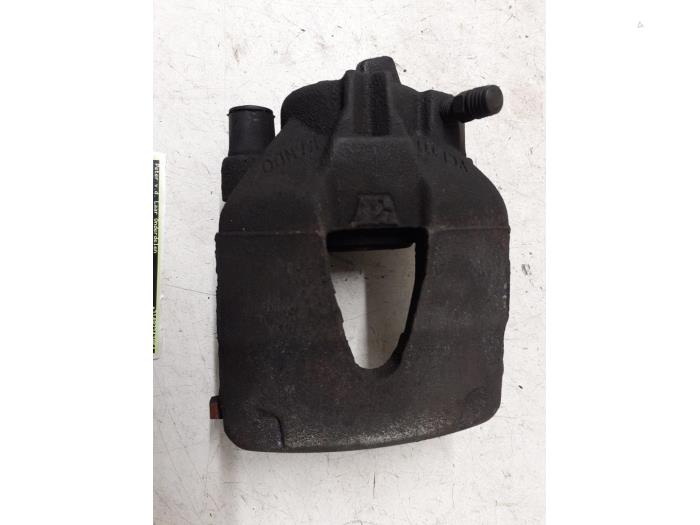 Gebrauchte Bremszange links vorne Skoda Fabia III (NJ3) 1.0 TSI 12V Preis € 50,00 Margenregelung angeboten von Autodemontage van de Laar