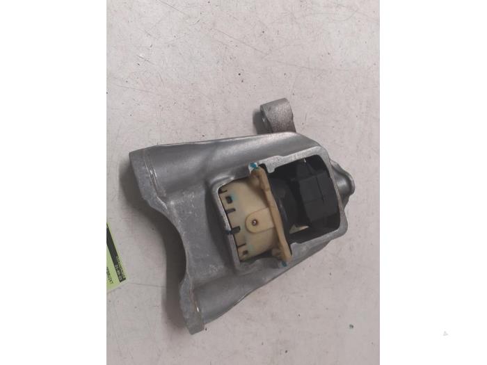 Usagé Support moteur Ford Ka+ Prix sur demande proposé par Autodemontage van de Laar