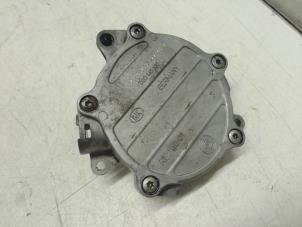 Begagnade Vakuumpump (bensin) Audi A4 Avant (B6) 2.0 FSI 16V Pris € 65,00 Marginaltabell erbjuds av Autodemontage van de Laar