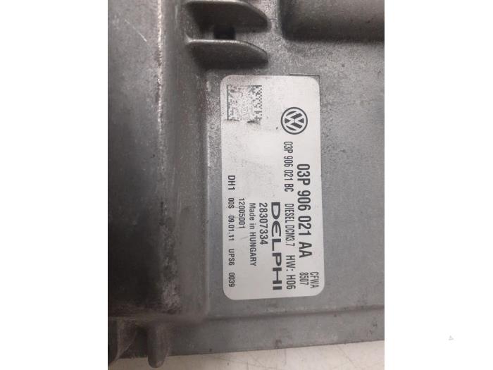 Engine management computer from a Seat Ibiza IV (6J5) 1.2 TDI Ecomotive 2011