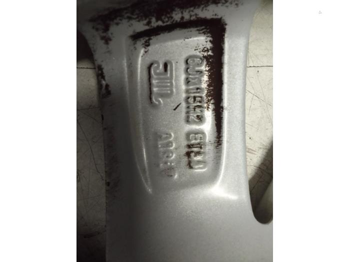 Felge van een Seat Ibiza IV (6J5) 1.2 12V 2015
